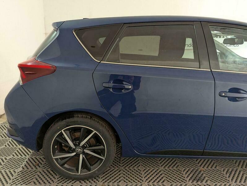 Toyota Auris Vvt-i Excel White #8