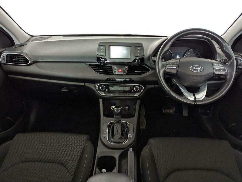 Hyundai I30 1.6 Crdi Premium 109 Bhp Red #36