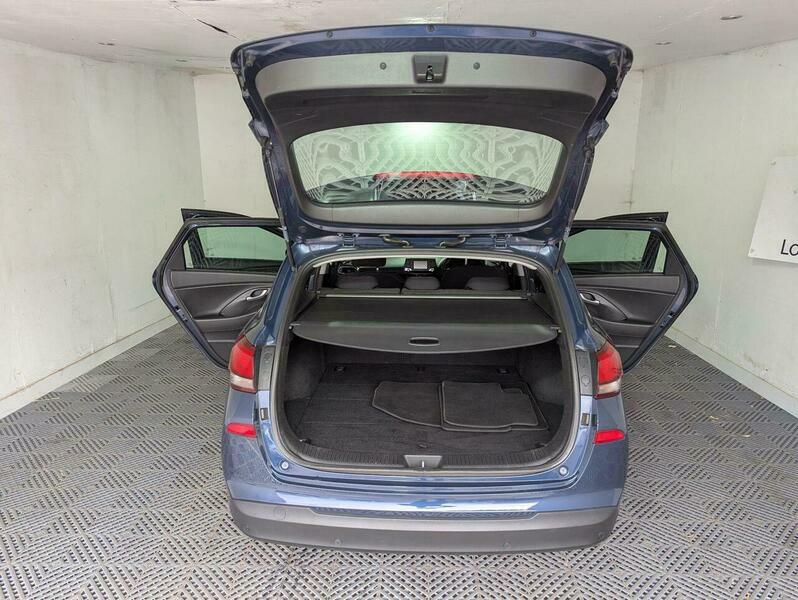 Hyundai I30 1.6 Crdi Premium 109 Bhp Red #42