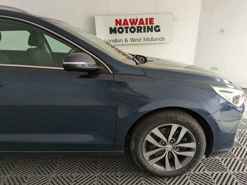 Hyundai I30 1.6 Crdi Premium 109 Bhp Red #10