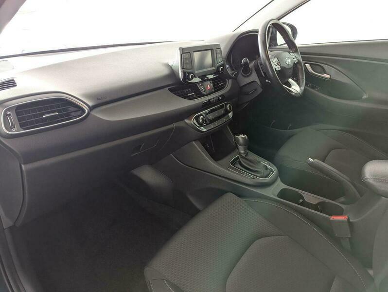 Hyundai I30 1.6 Crdi Premium 109 Bhp Red #29