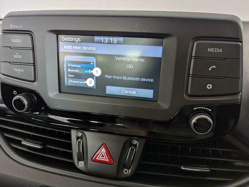 Hyundai I30 1.6 Crdi Premium 109 Bhp Red #31