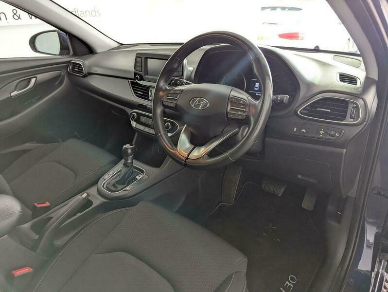 Hyundai I30 1.6 Crdi Premium 109 Bhp Red #21