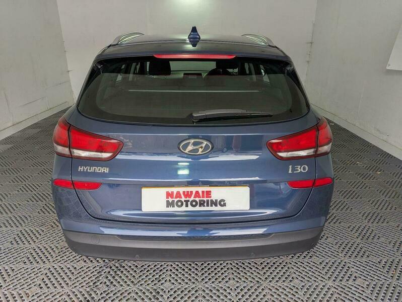 Hyundai I30 1.6 Crdi Premium 109 Bhp Red #39