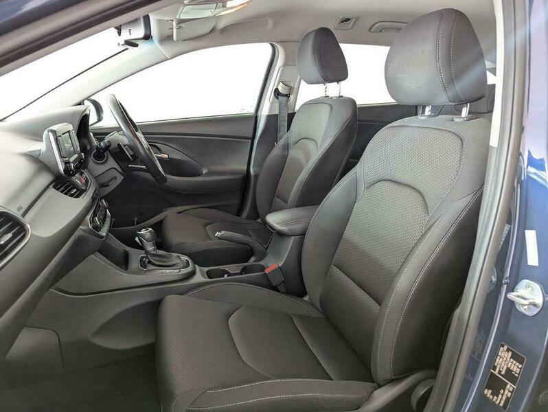 Hyundai I30 1.6 Crdi Premium 109 Bhp Red #28