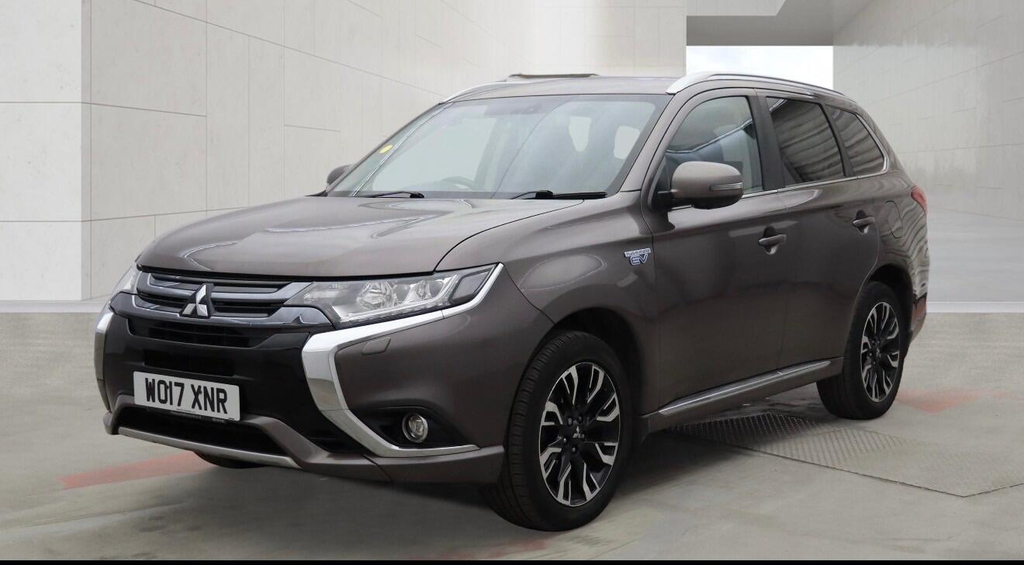 Mitsubishi Outlander 2.0H 12Kwh 4H Cvt 4Wd Euro 6 Ss Brown