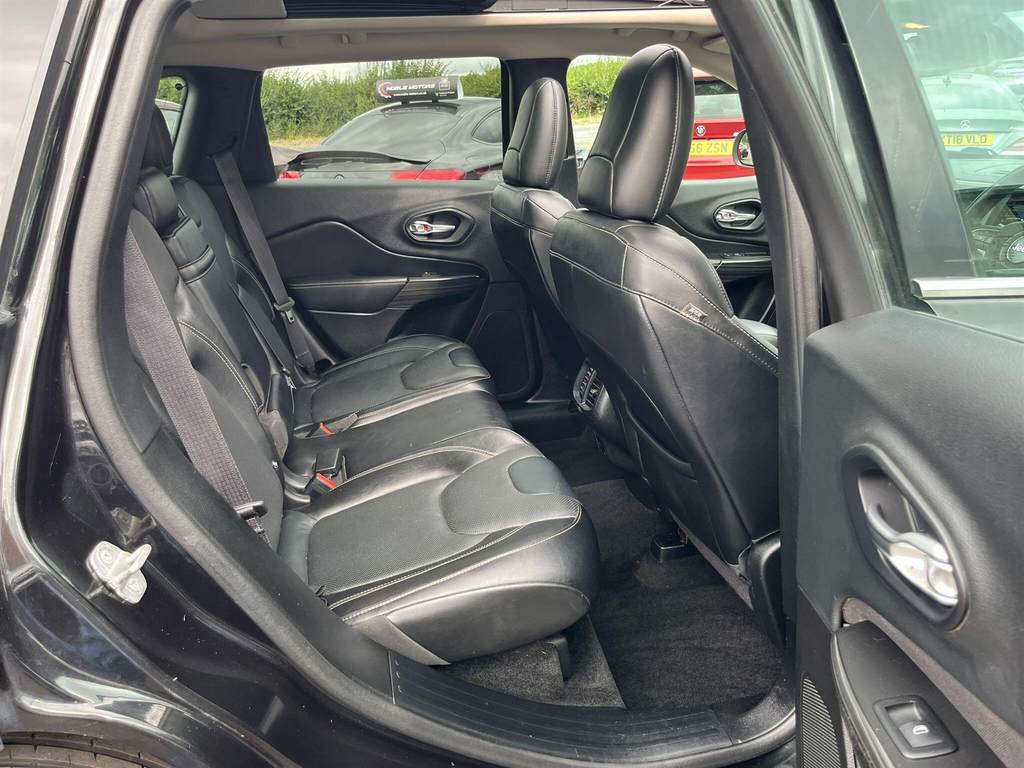 Jeep Cherokee 2.0 M-jet Limited 168 Bhp Red #22