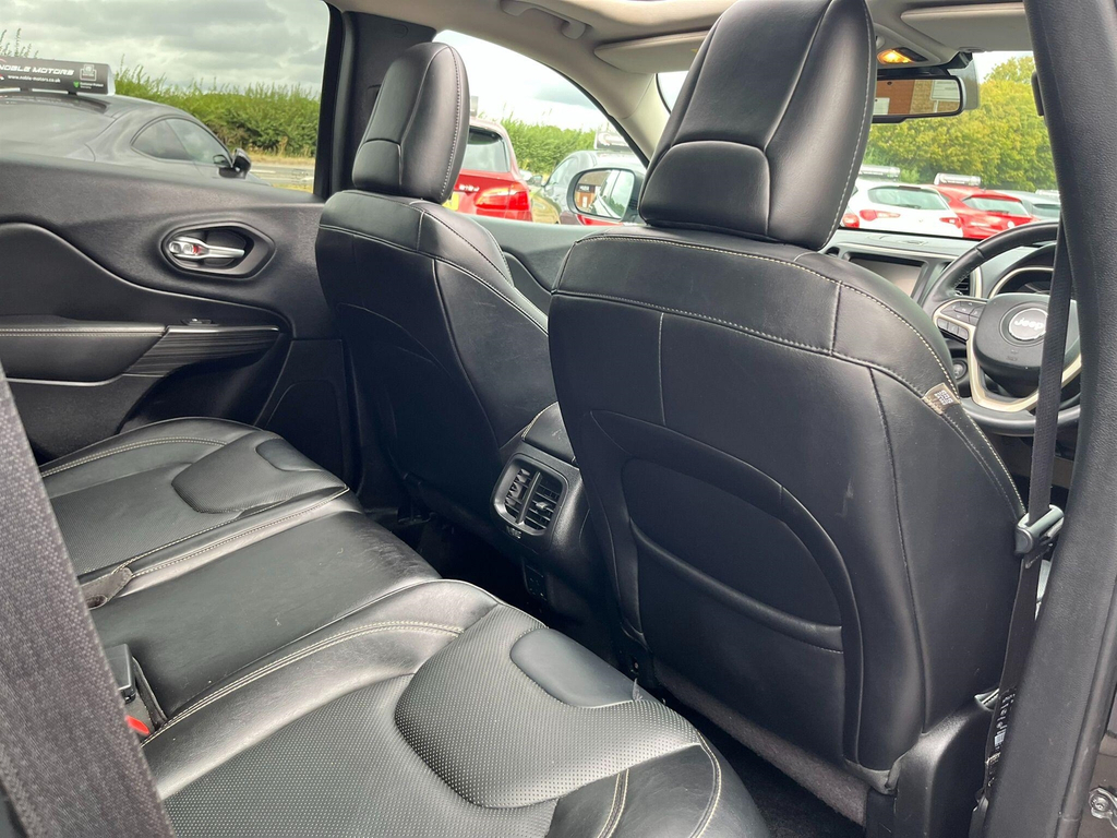 Jeep Cherokee 2.0 M-jet Limited 168 Bhp Red #23