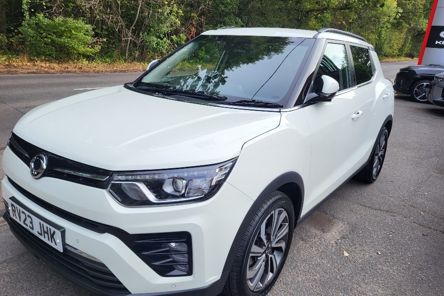 SsangYong Tivoli Ssangyong Tivoli 1.5P Ultimate Suv M... White
