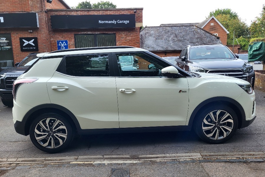 SsangYong Tivoli Ssangyong Tivoli 1.5P Ultimate Suv M... White #6