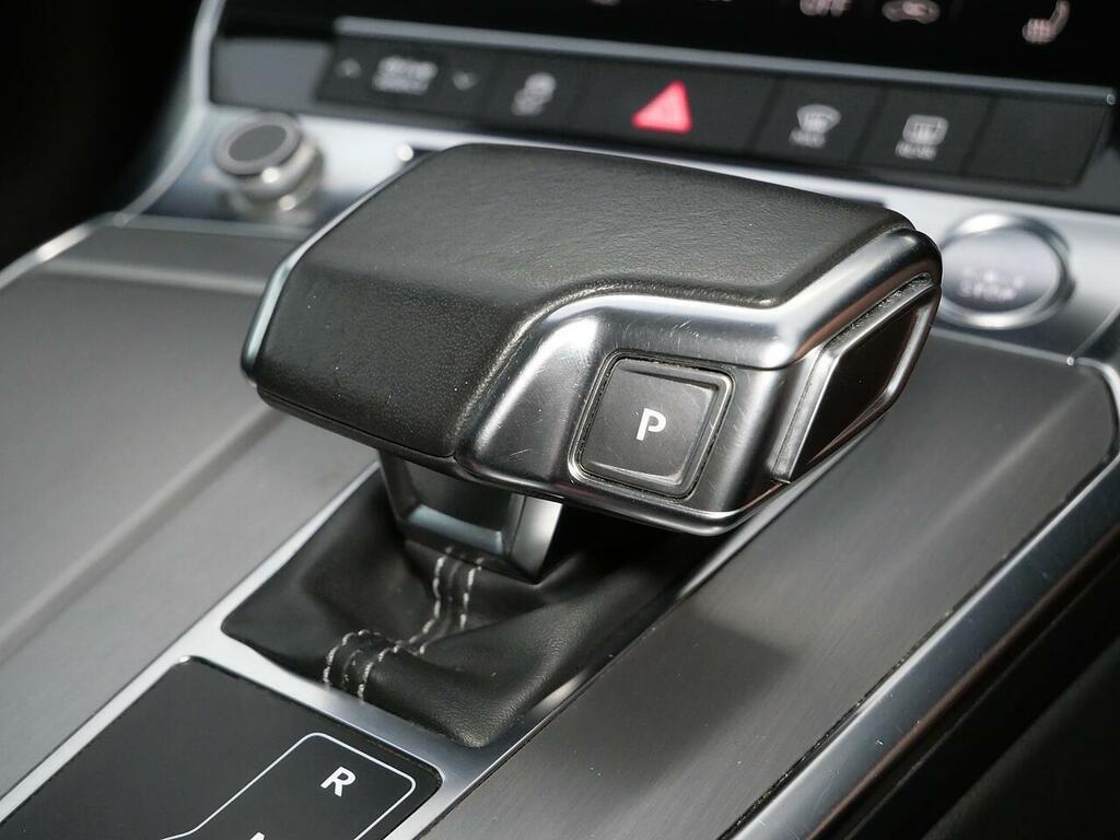 Audi A6 Avant S Line Black #32