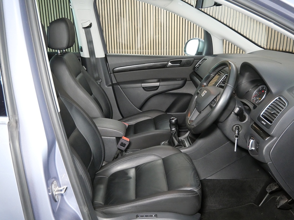Seat Alhambra Se Red #23