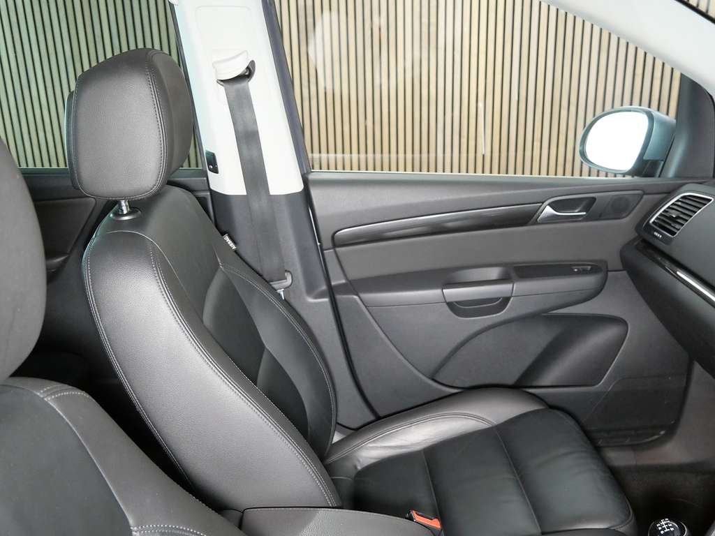 Seat Alhambra Se Red #22