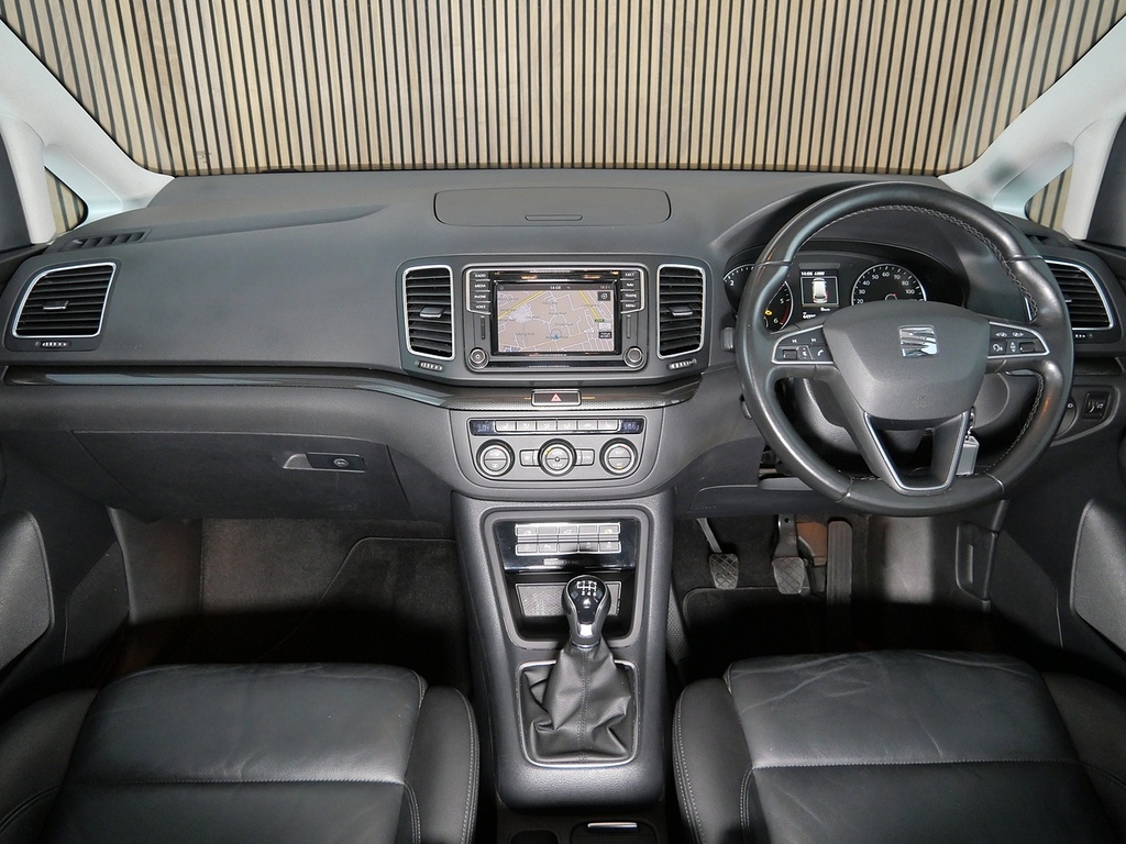 Seat Alhambra Se Red #24