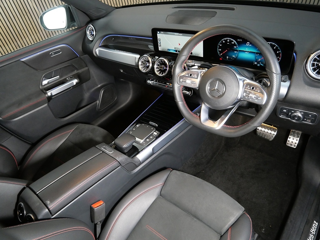 Mercedes-Benz GLB Class 1.3 Glb200 Amg Line Premium 2 Suv 7G- Black #3