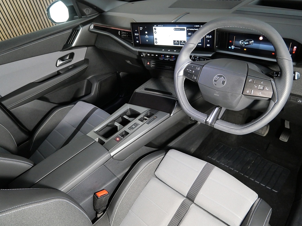 Vauxhall Grandland 73Kwh Ultimate Suv 213 Ps Black #3