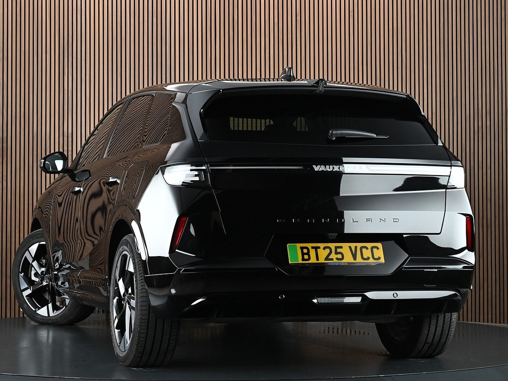 Vauxhall Grandland 73Kwh Ultimate Suv 213 Ps Black #2