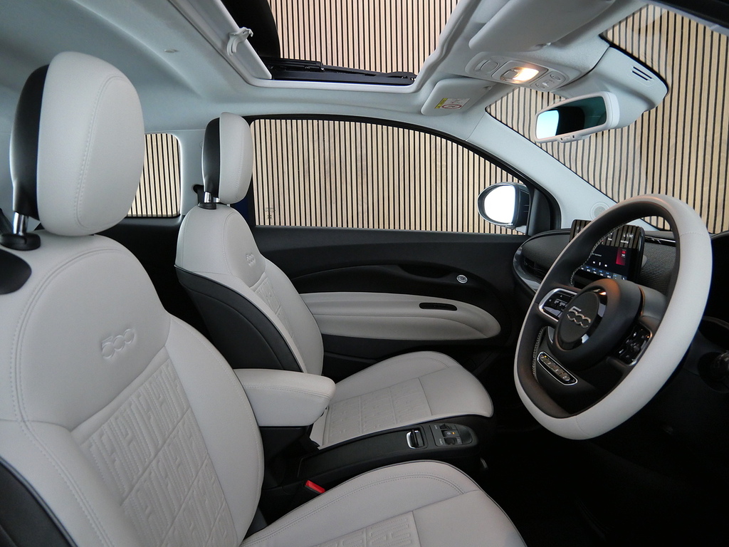 Fiat 500E 42Kwh Icon Black #28