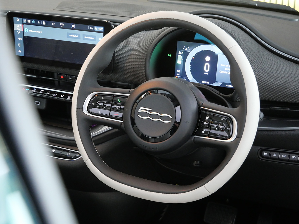 Fiat 500E 42Kwh Icon Black #20