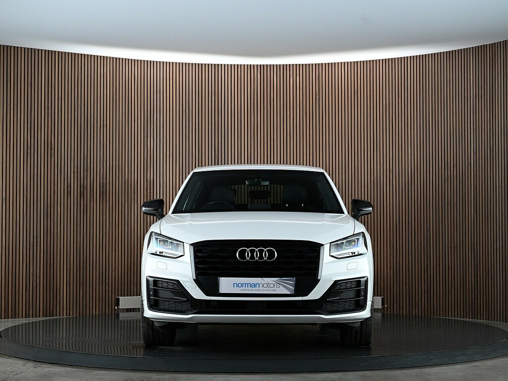 Audi Q2 1.5 Tfsi Cod 35 Black Edition Suv S Tro White #5