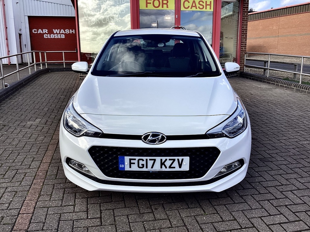 Hyundai I20 Se White #4