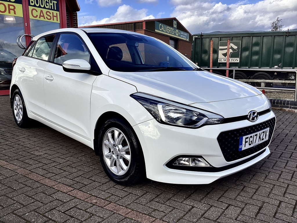 Hyundai I20 Se White #2