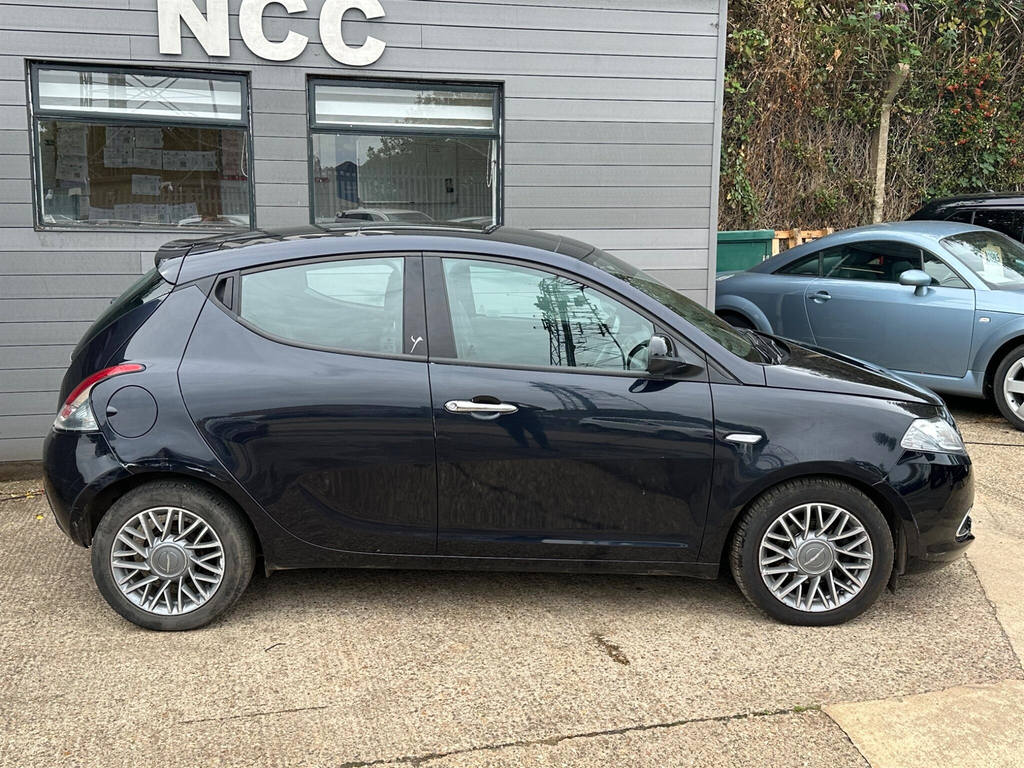 Chrysler Ypsilon 1.3 Multijet Limited Euro 5 Ss Blue #6