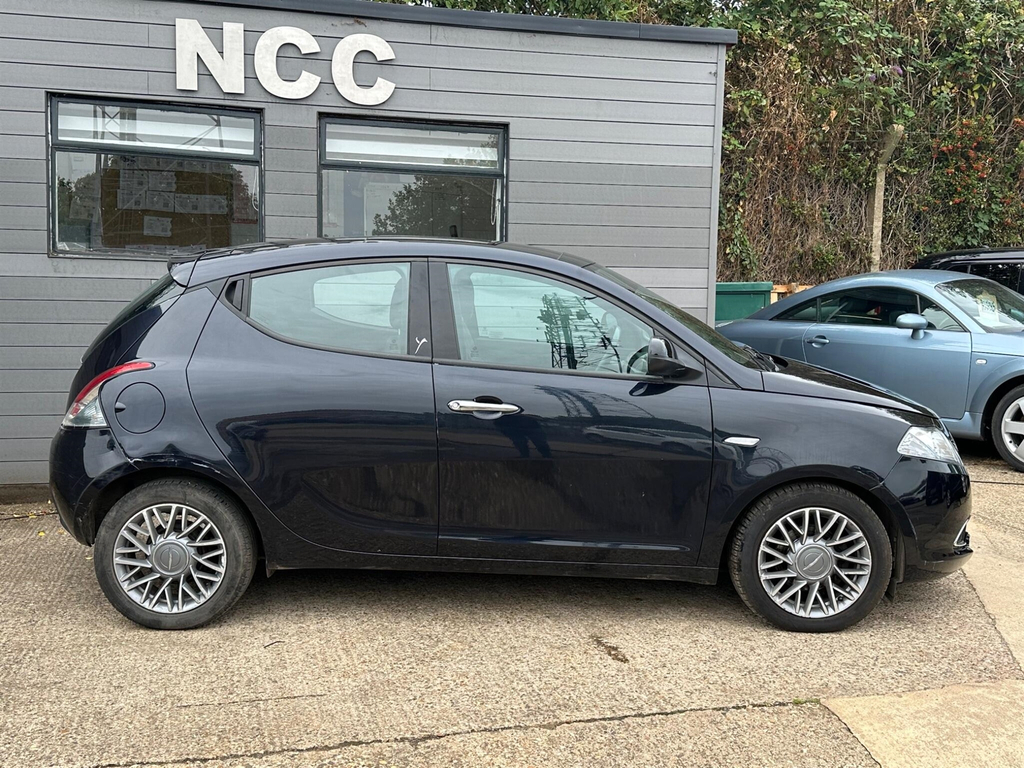 Chrysler Ypsilon 1.3 Multijet Limited Euro 5 Ss Blue #5
