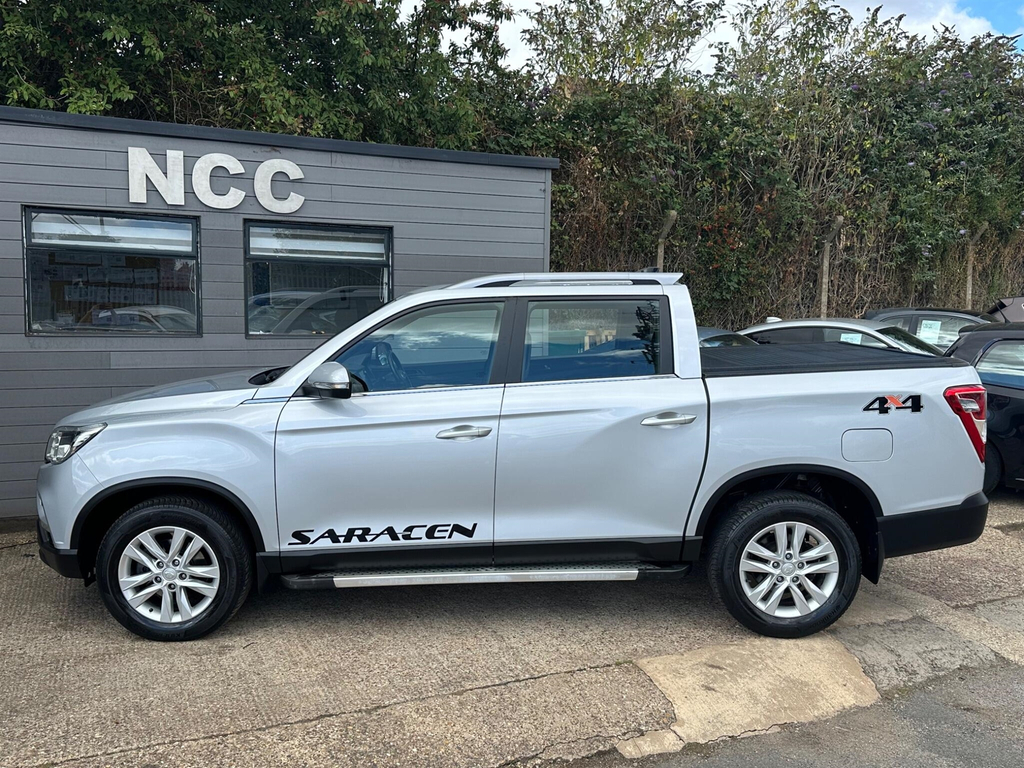 SsangYong Musso Pickup White #15