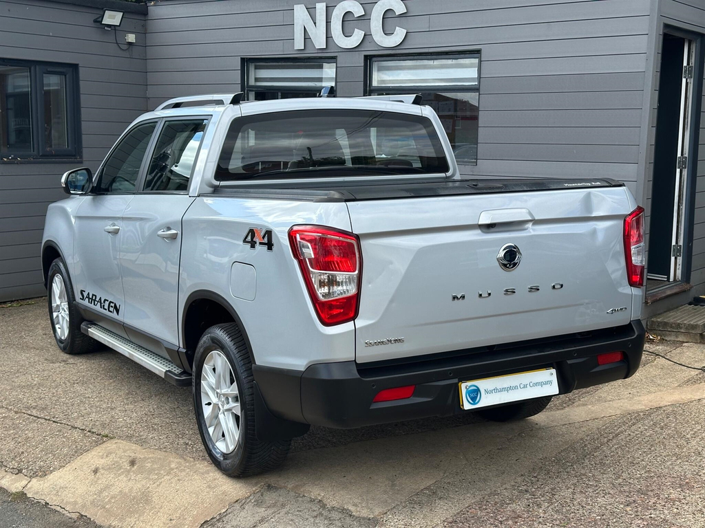 SsangYong Musso Pickup White #12