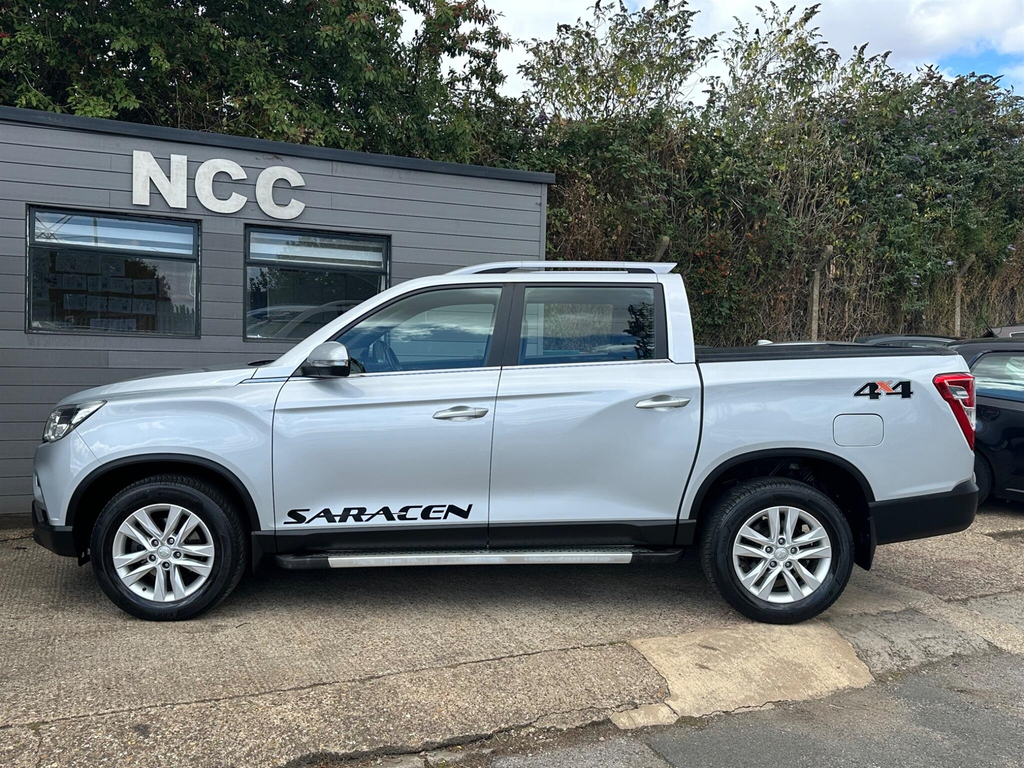 SsangYong Musso Pickup White #14