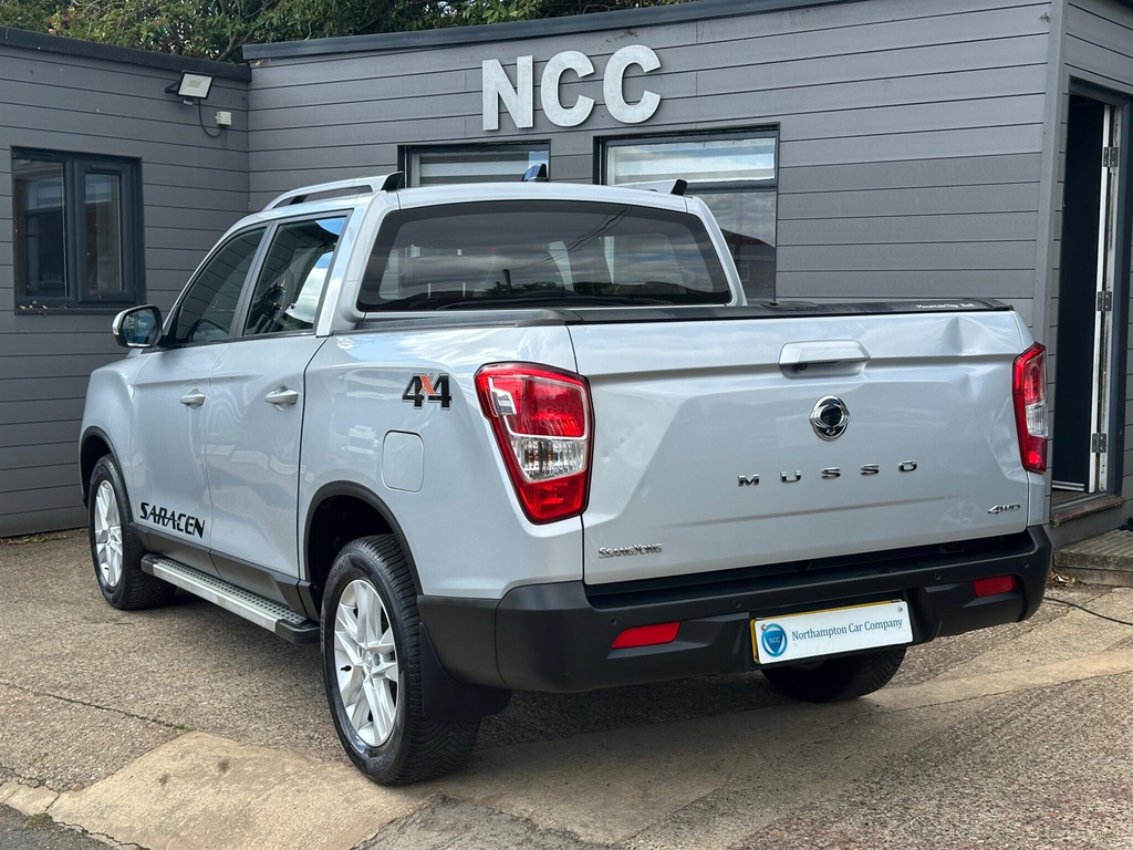 SsangYong Musso Pickup White #13