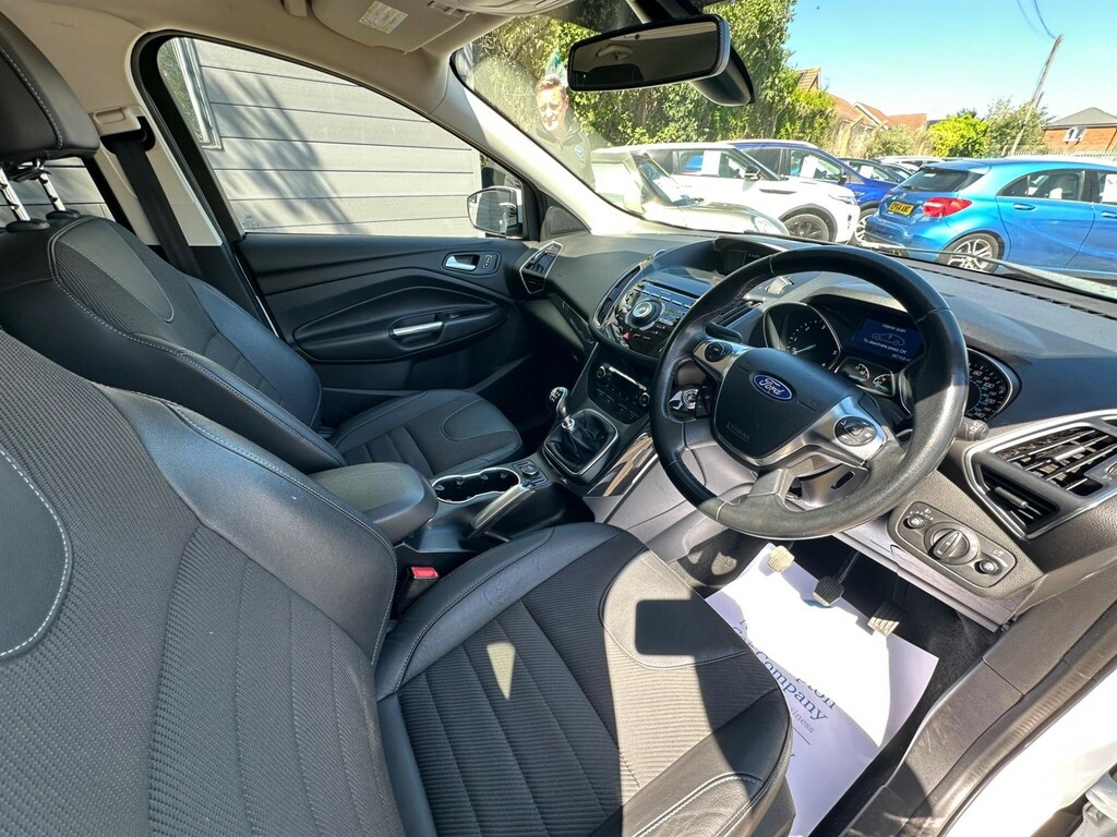 Ford Kuga 2.0 Tdci Titanium Suv 2Wd Euro 5 White #3