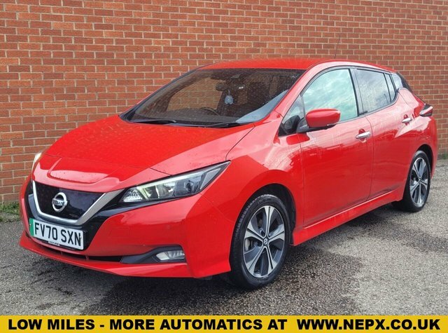 Nissan Leaf N-connecta Hatchback Red
