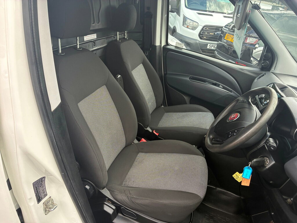 Fiat Doblo Panel Van White #9