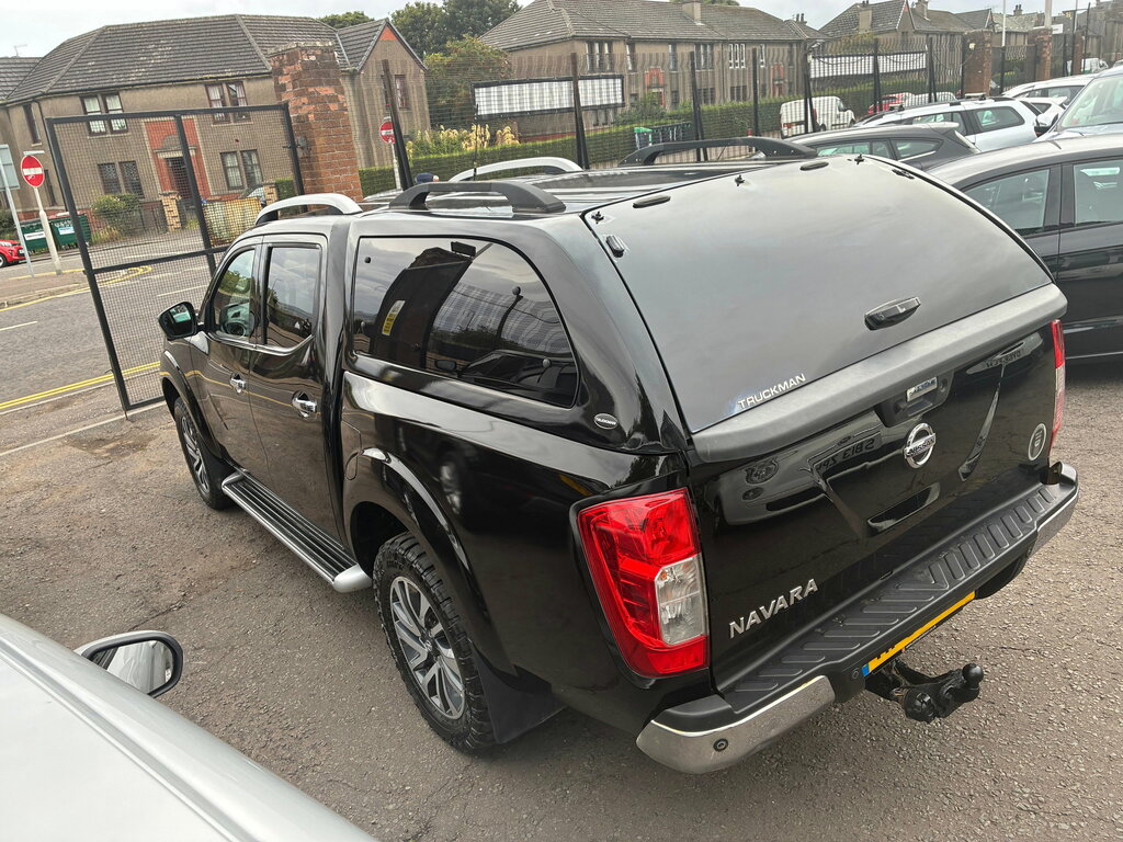 Nissan Navara 2.3 Dci Tekna Pickup Double Cab 4W Black #5