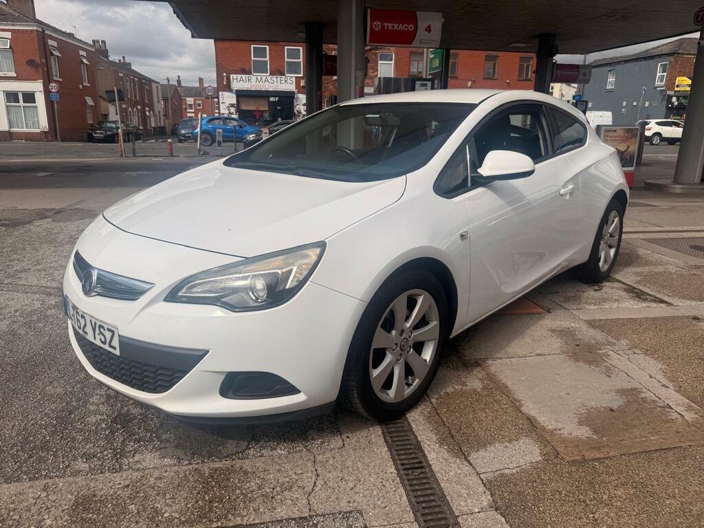 Vauxhall Astra GTC 1.4T 16V Sport Euro 5 S S White #3