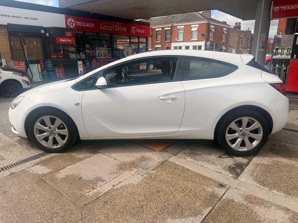 Vauxhall Astra GTC 1.4T 16V Sport Euro 5 S S White #5