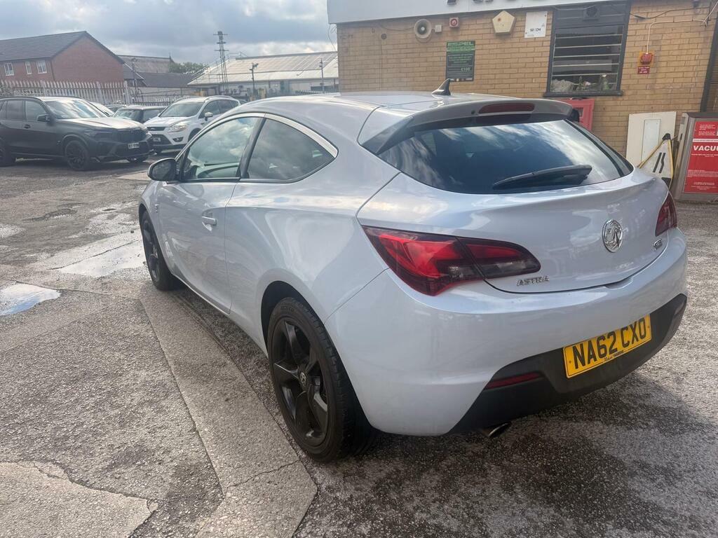Vauxhall Astra GTC 2.0 Cdti Sri Euro 5 S S White #4