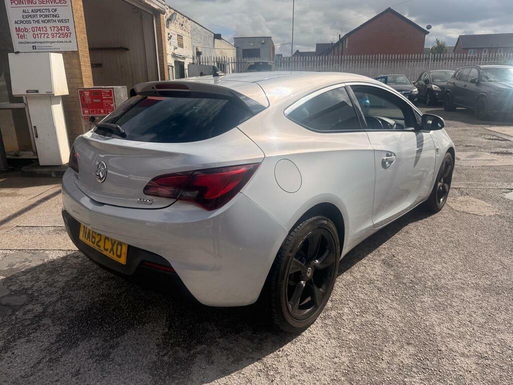 Vauxhall Astra GTC 2.0 Cdti Sri Euro 5 S S White #6