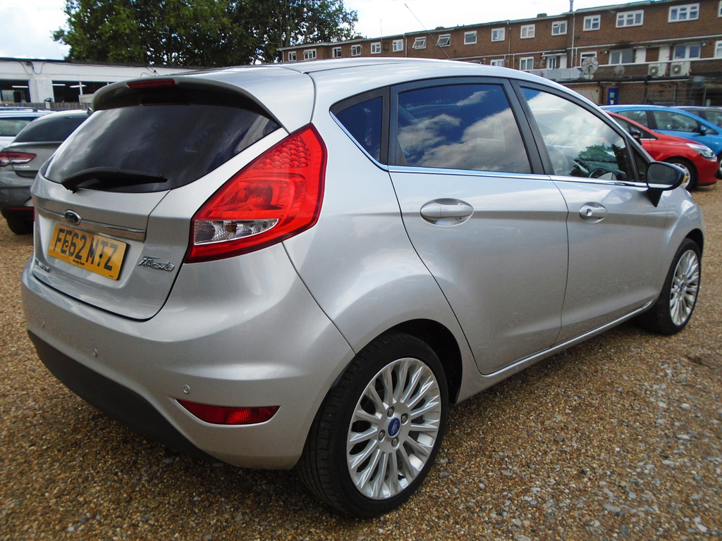 Ford Fiesta 1.4 Titanium Hatchback 130 Gkm #3
