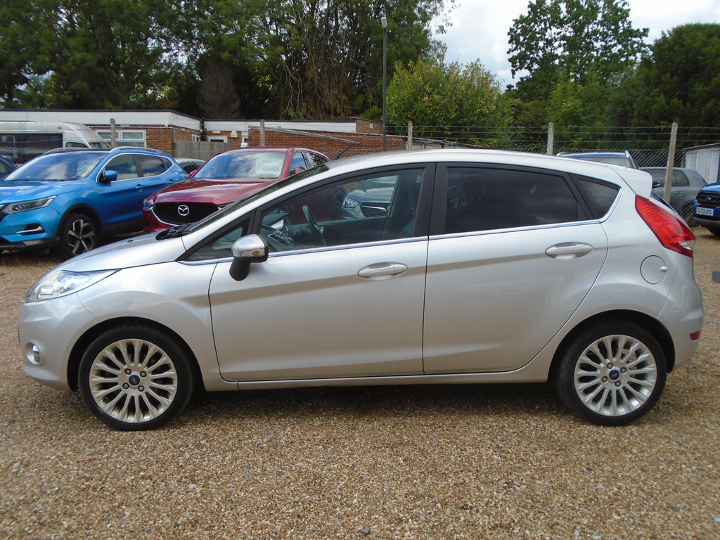 Ford Fiesta 1.4 Titanium Hatchback 130 Gkm #6