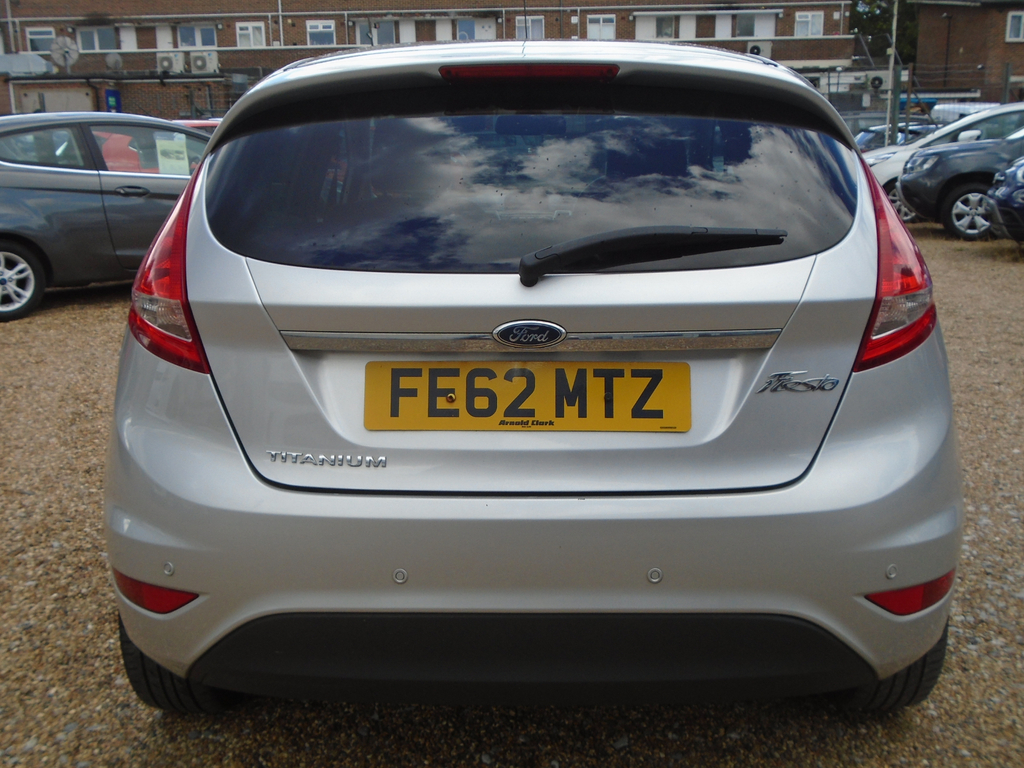 Ford Fiesta 1.4 Titanium Hatchback 130 Gkm #4