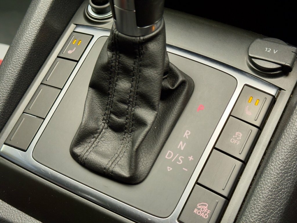 Volkswagen Amarok Black Black #8