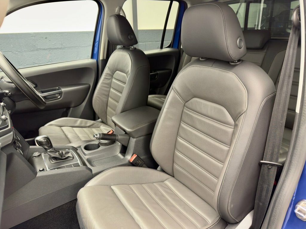 Volkswagen Amarok Black Black #9