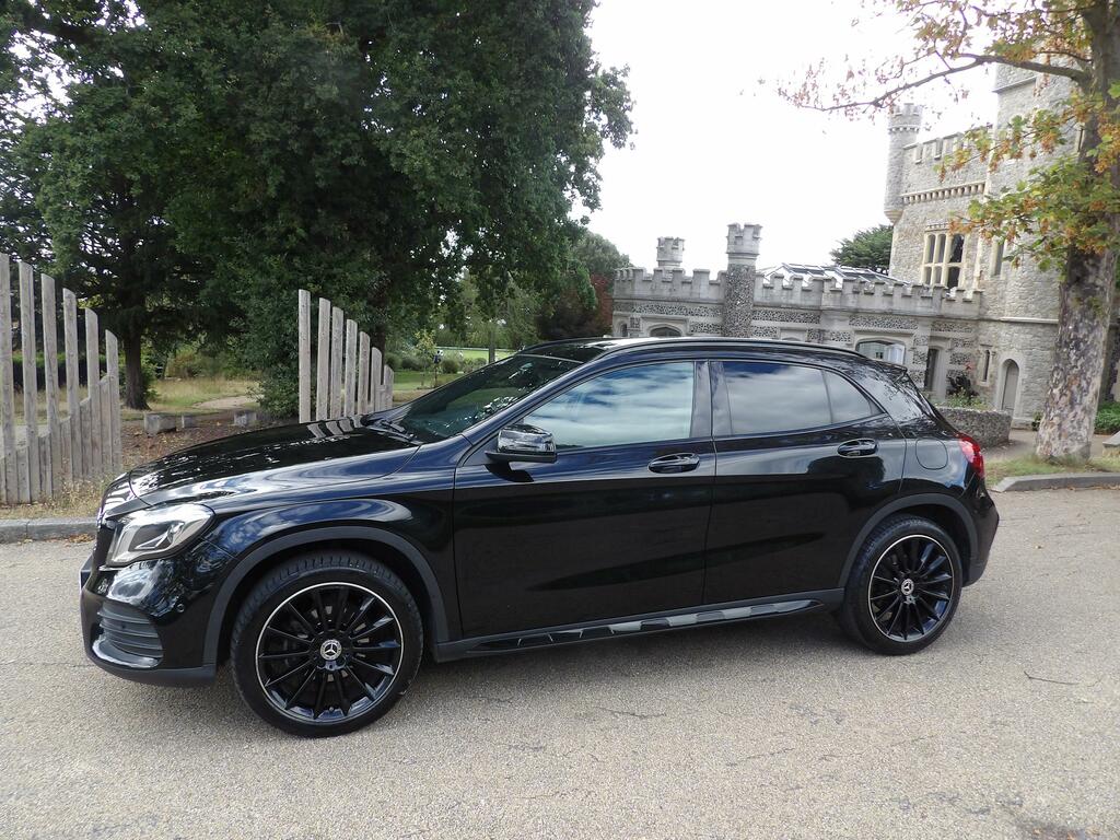 Mercedes-Benz GLA Class 1.6 Gla200 Amg Line Edition Plus Suv Black #3