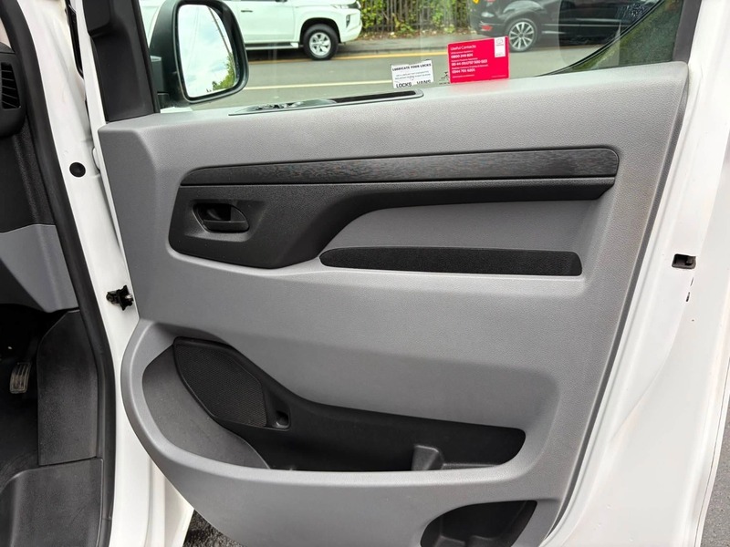 Toyota PROACE 2.0D Long Panel White #21