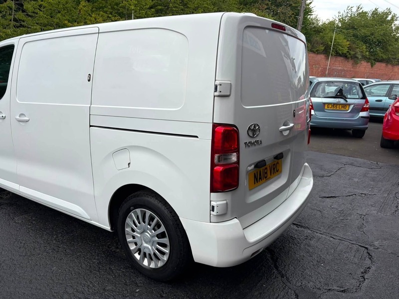 Toyota PROACE 2.0D Long Panel White #14