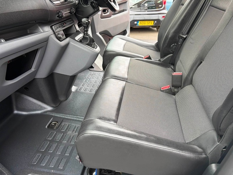 Toyota PROACE 2.0D Long Panel White #19