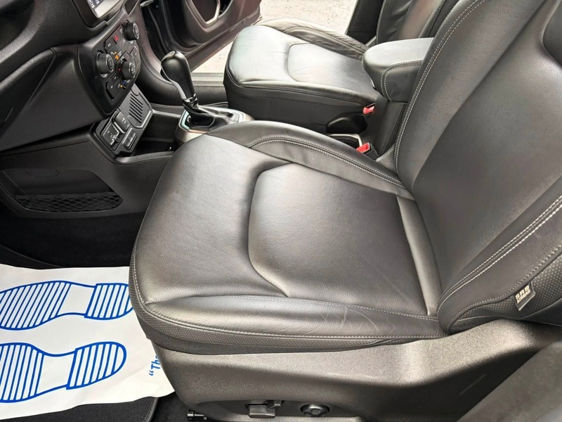 Jeep Renegade Night Eagle White #19